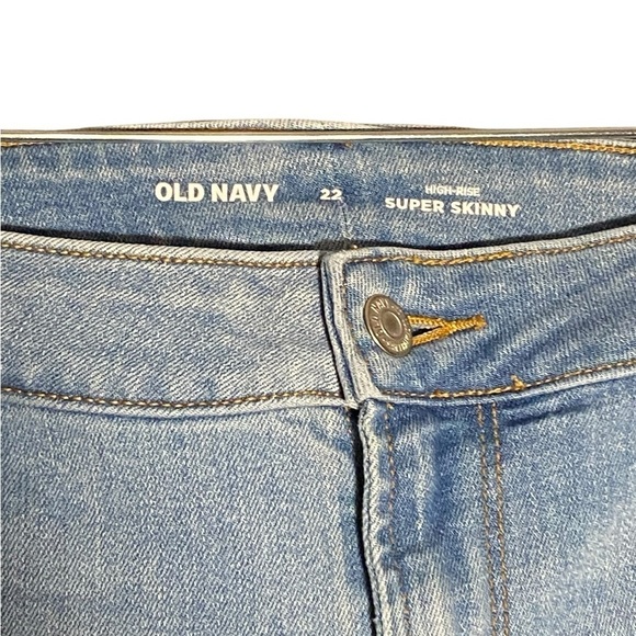 Old Navy Light Wash High Rise Super Skinny Jeans Size 22 - Picture 3 of 3